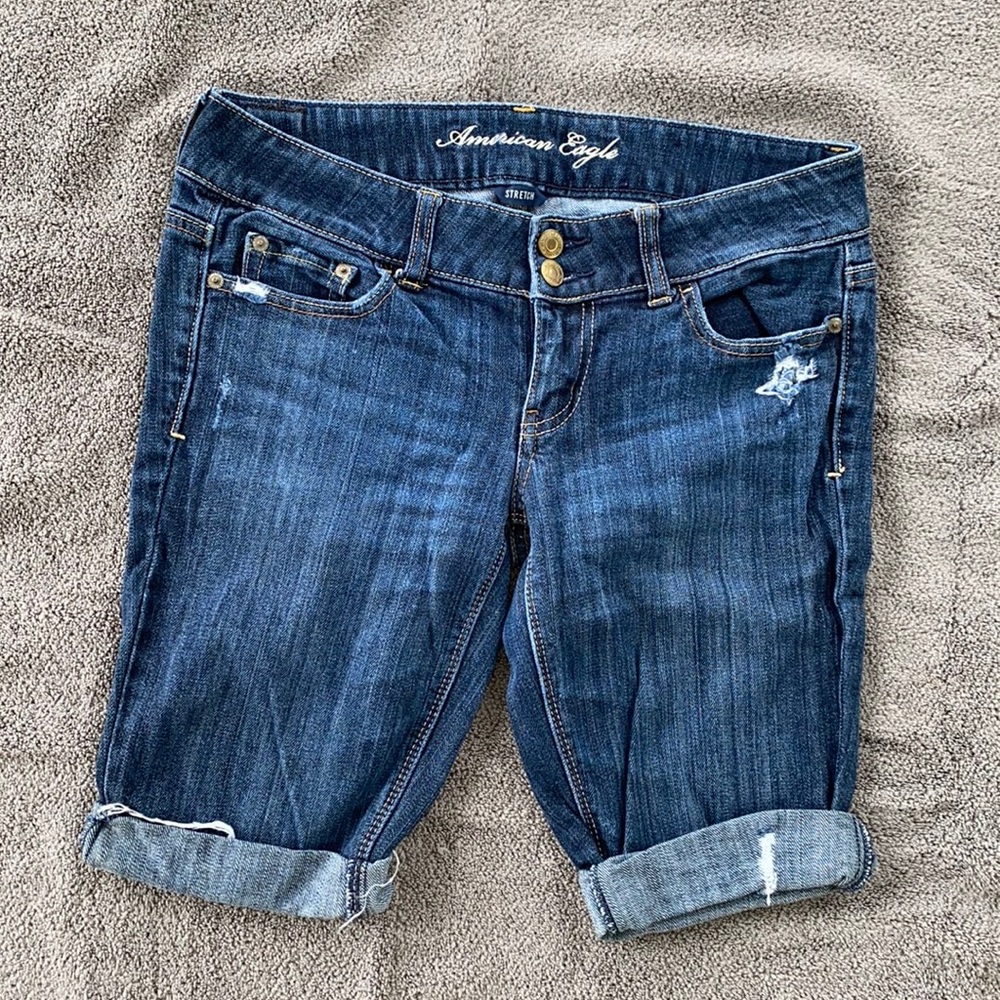 Size 4 AEO Cuffed Jean Shorts